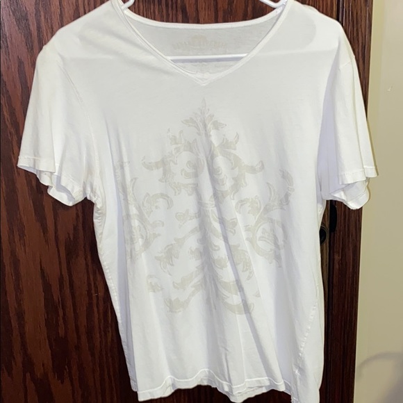 White shirt with design